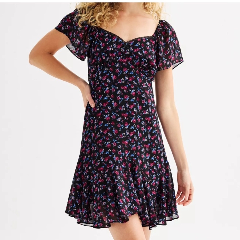 Rewind Short sleeve floral Black and Pink mini dress. Size Small. NWT